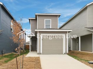 6815 Marble Rdg, Elmendorf, TX 78112