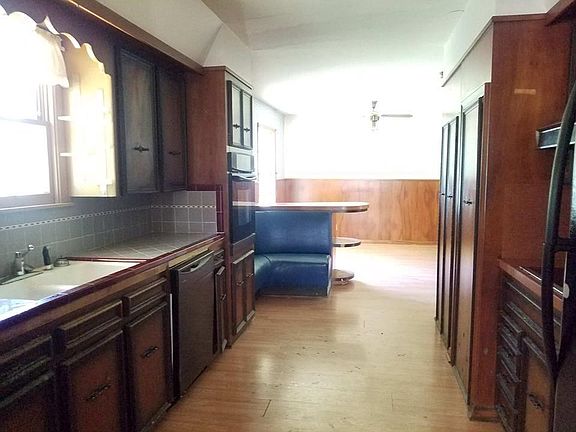 3rd image of 2817 Sycamore Ave