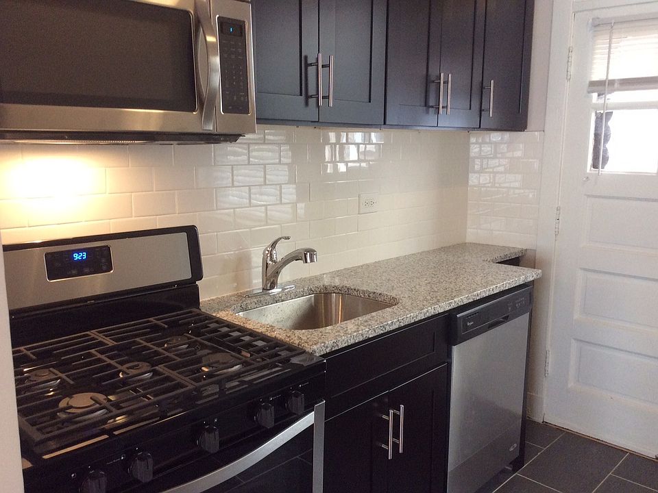 1st image of 1433 W Lunt Ave APT 2S