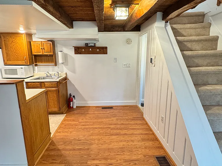 315 Maplewood Ave #B — Photo 6
