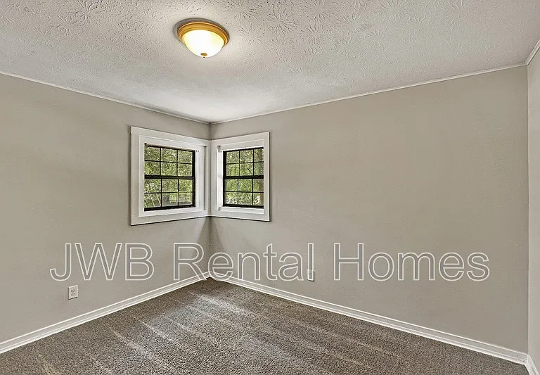 4705 Portsmouth Ave — Photo 9