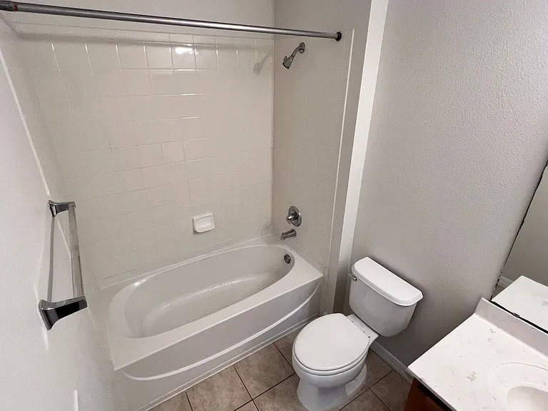 3548 Peppervine Dr — Photo 24