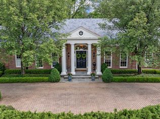 675 E Woodland Rd, Lake Forest, IL 60045