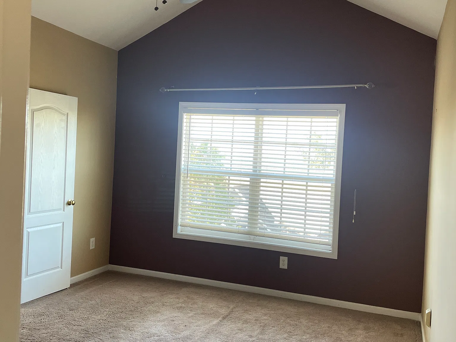 3 bed, 3.5 bath, 2242 sqft, $1,200 — Photo 3