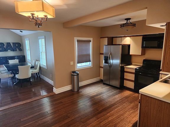 5th image of 118 Arend Ave