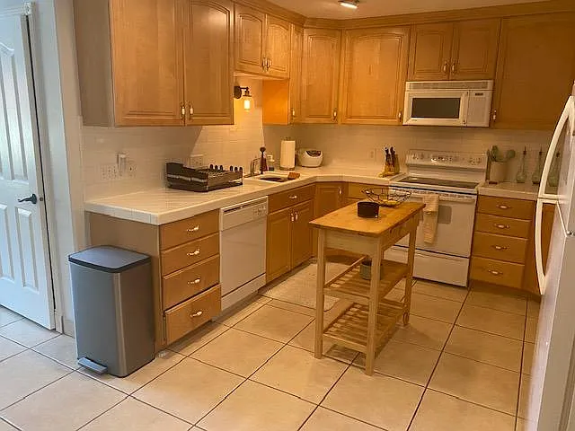 860 E Sego Ave — Photo 4
