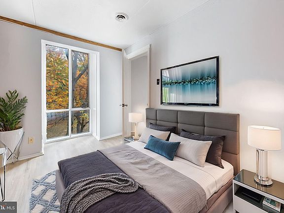 4th image of 5705 Indian Ct Suite 22
