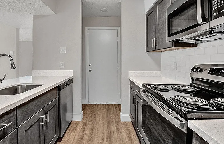 Viridian Apartments — Photo 9