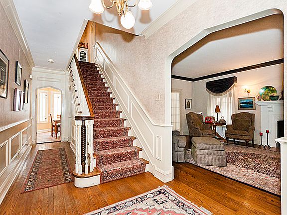 2nd image of 10111 S Hoyne Ave