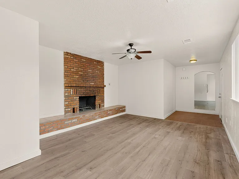 1846 Henry Cir SW — Photo 23