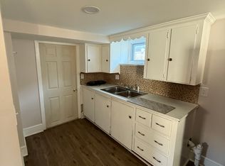 8 Hubbard St, Cranston, RI 02920