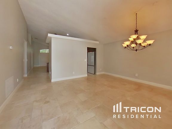 5th image of 1924 S Prairie Dunes Ct