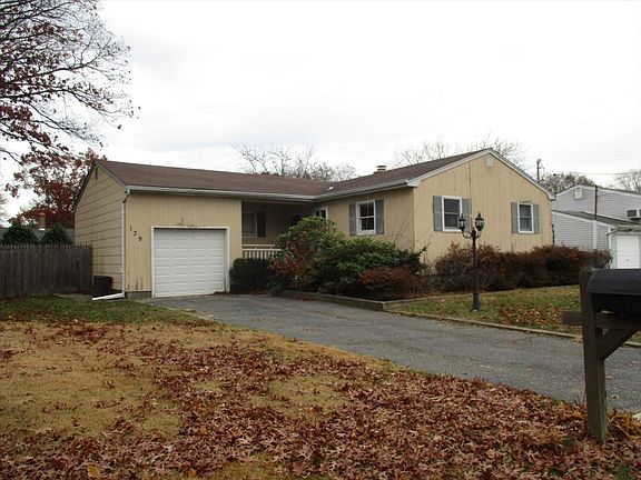 2nd image of 139 Avenue E