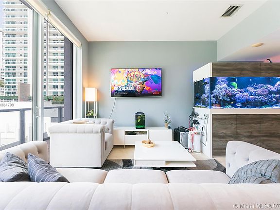 4th image of 1060 Brickell Ave APT 1209
