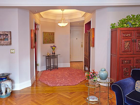 5th image of 321 W 78th St APT 6A