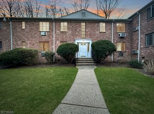 66 Troy Dr APT A, Springfield, NJ 07081