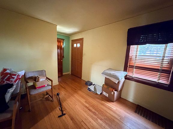3rd image of 5329 S Mason Ave