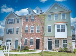 2404 Pysno Ct, Parlin, NJ 08859