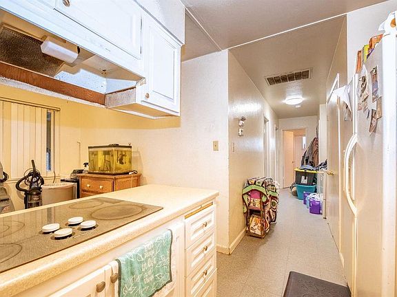3rd image of 3808-3810 Elkhorn Blvd