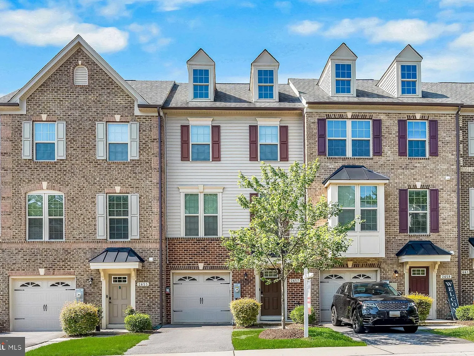 3 bed, 4.0 bath, 2290 sqft, $3,150 — Photo 1