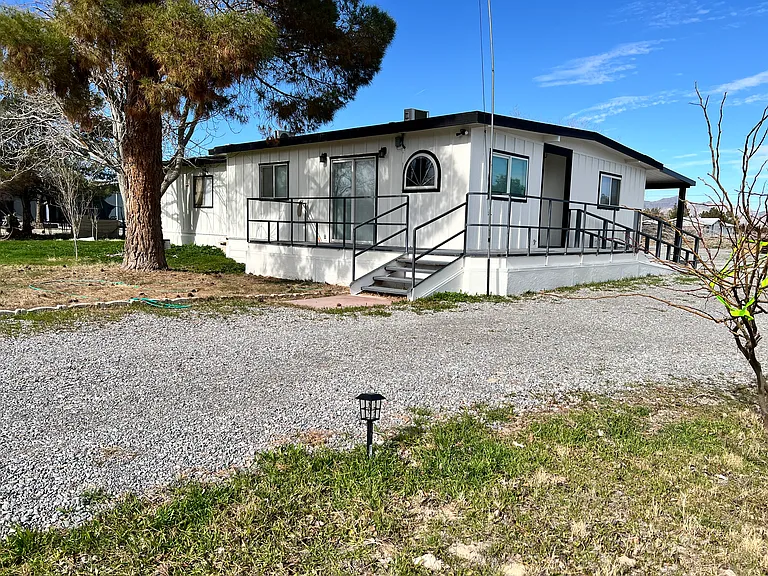 1260 White St — Photo 2