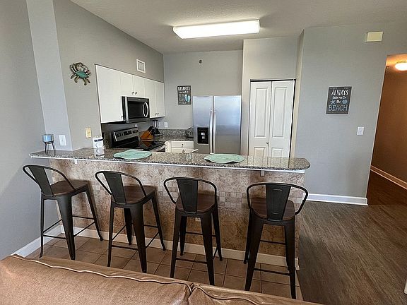 3rd image of 9900 Thomas Dr Unit 1719