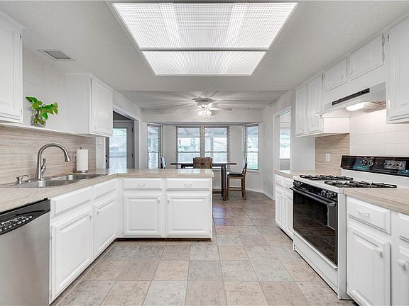 5th image of 3903 Cordova Dr