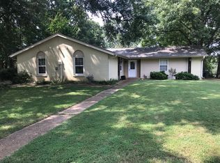 202 W Lawnwood Dr, Collierville, TN 38017