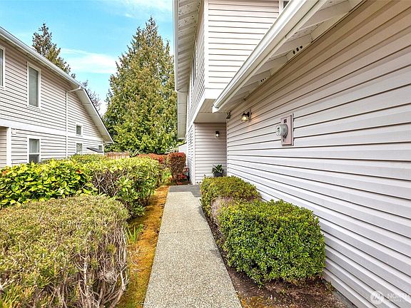 4th image of 4714 NE 18th Place #A