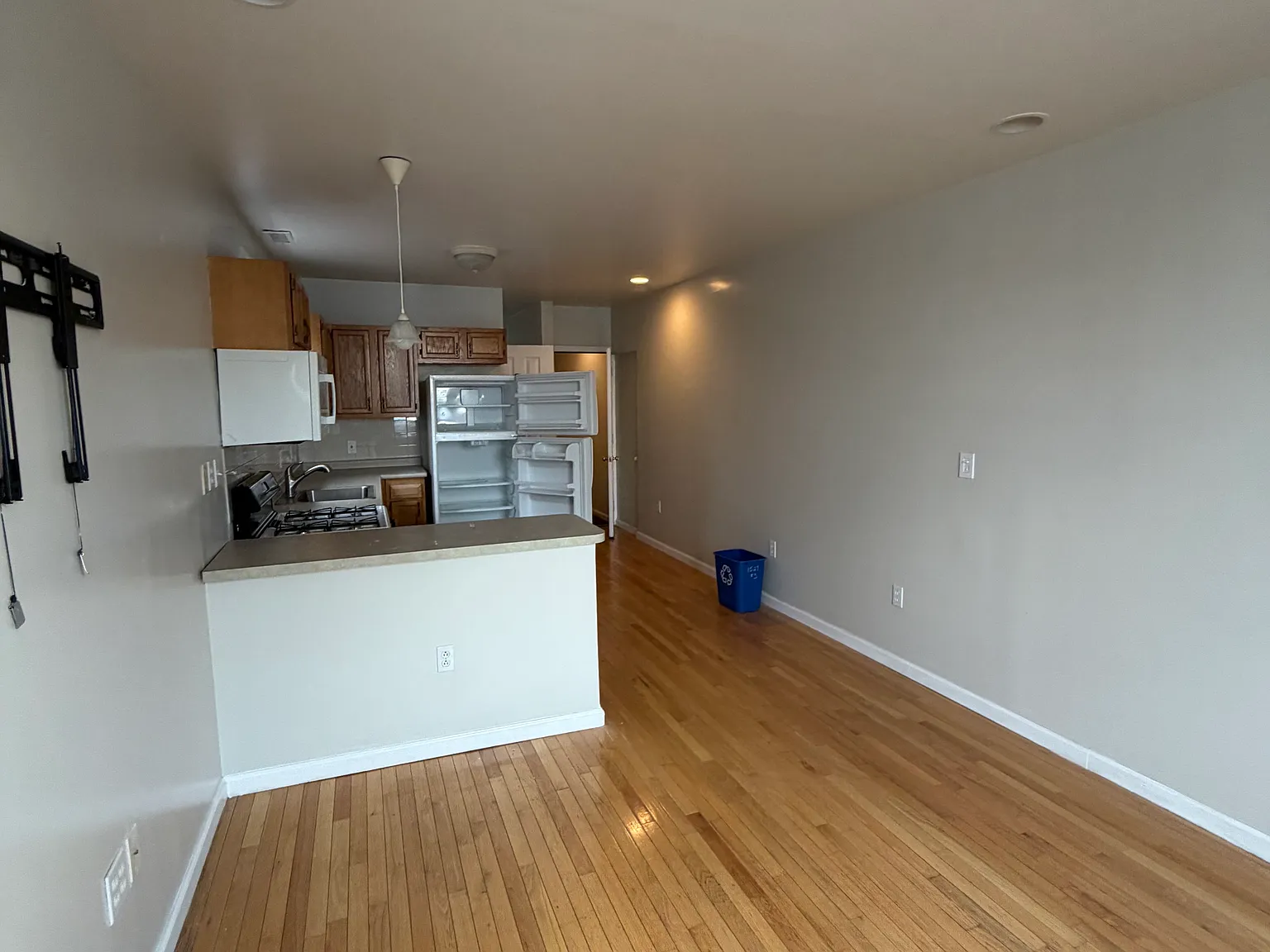 2 bed, 800 sqft, $1,500 — Photo 3