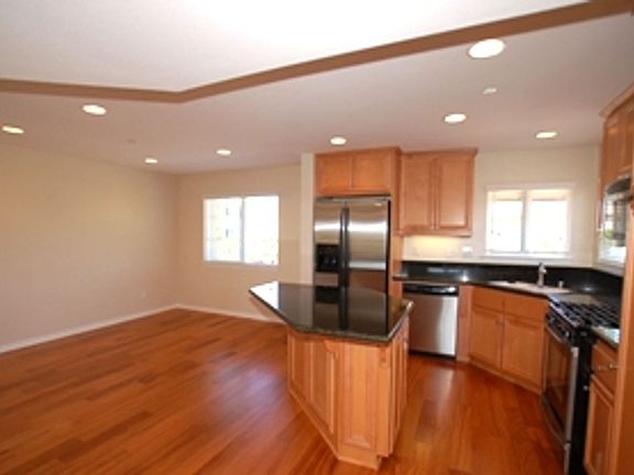5th image of 1045 Loretta Ln