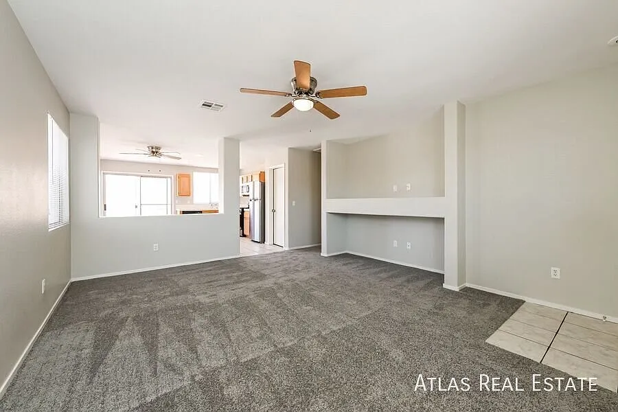 3 bed, 2.0 bath, 1389 sqft, $2,060 — Photo 3