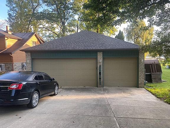 3rd image of 10964 Hillway Dr