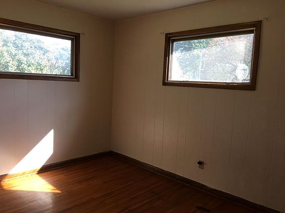 Southeast Bedroom