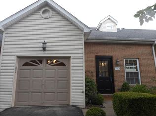7093 Clubview Dr, Bridgeville, PA 15017