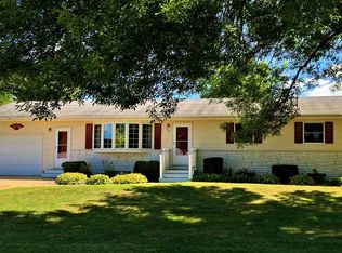 215 Valley Manor Dr, Cresco, IA 52136