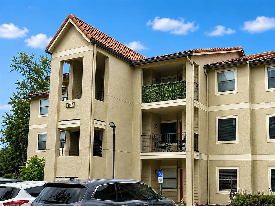 3012 Parkway Blvd #105