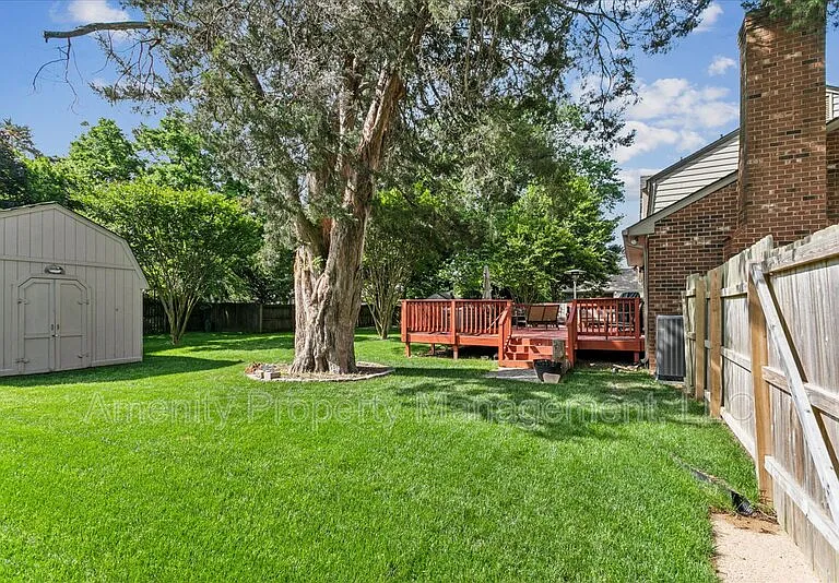 26 W Governor Dr — Photo 45