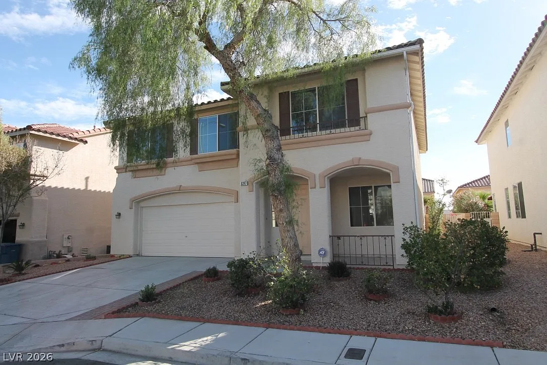 4 bed, 2.5 bath, 2917 sqft, $2,450 — Photo 1