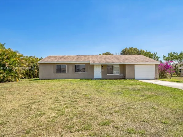 301 SE Whitmore Dr, Port Saint Lucie, FL 34984