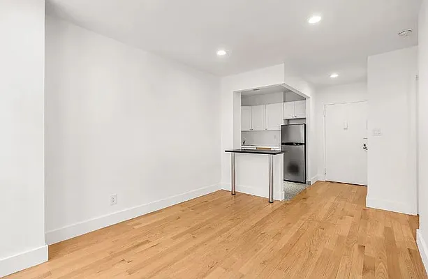 Rented by Mossanen Group | media 18