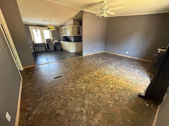 3rd image of 1943 Forrest Park Ct