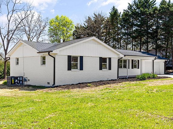 2nd image of 8248 Spruceland Rd