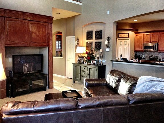 4th image of 15868 Grove Crest Dr