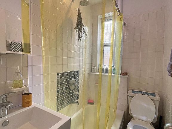 5th image of 19 Christopher St APT 15