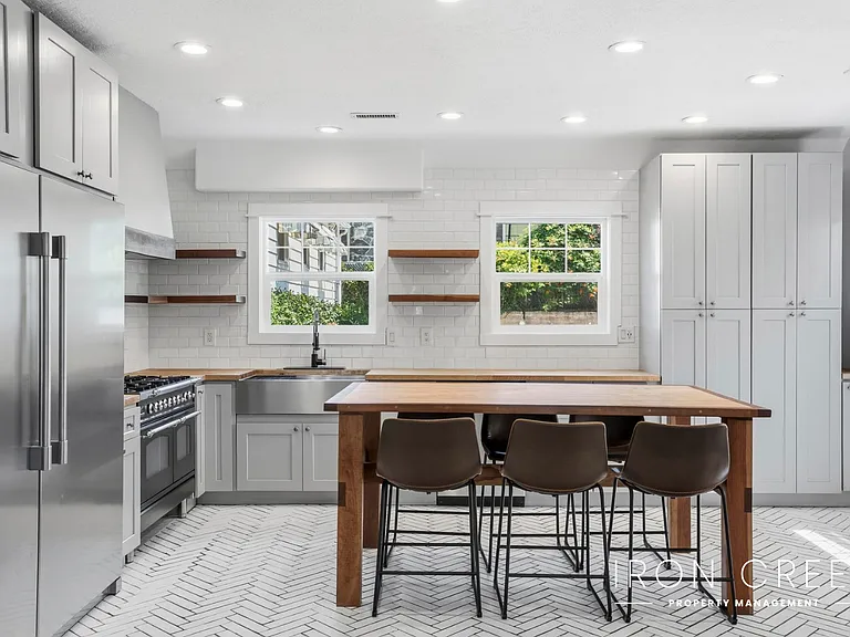 409 W Ada St — Photo 9