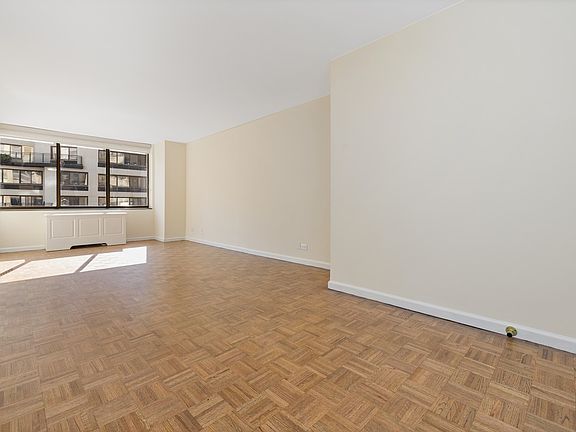 4th image of 245 E 44th St APT 6D