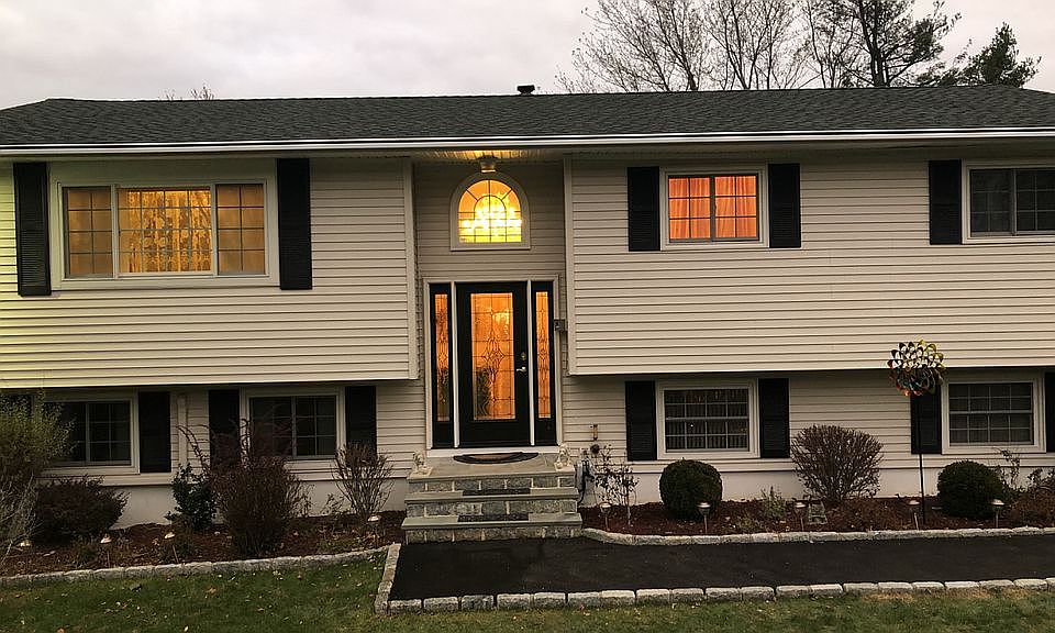 1st image of 3215 Court St