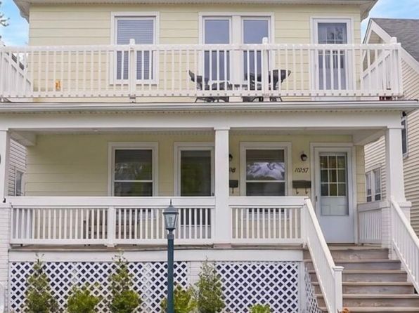 1095 Lakepointe St #1