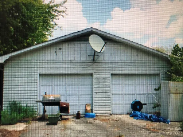 255 Brookside Dr, Hendersonville, NC 28792